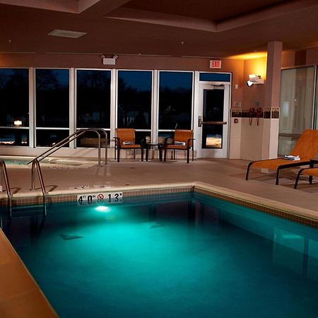 Отель Courtyard Milwaukee Airport Экстерьер фото