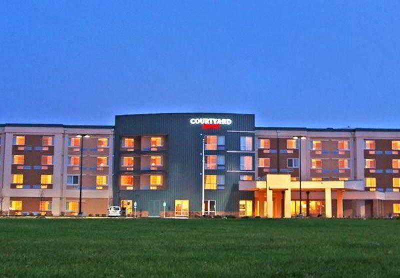 Отель Courtyard Milwaukee Airport Экстерьер фото