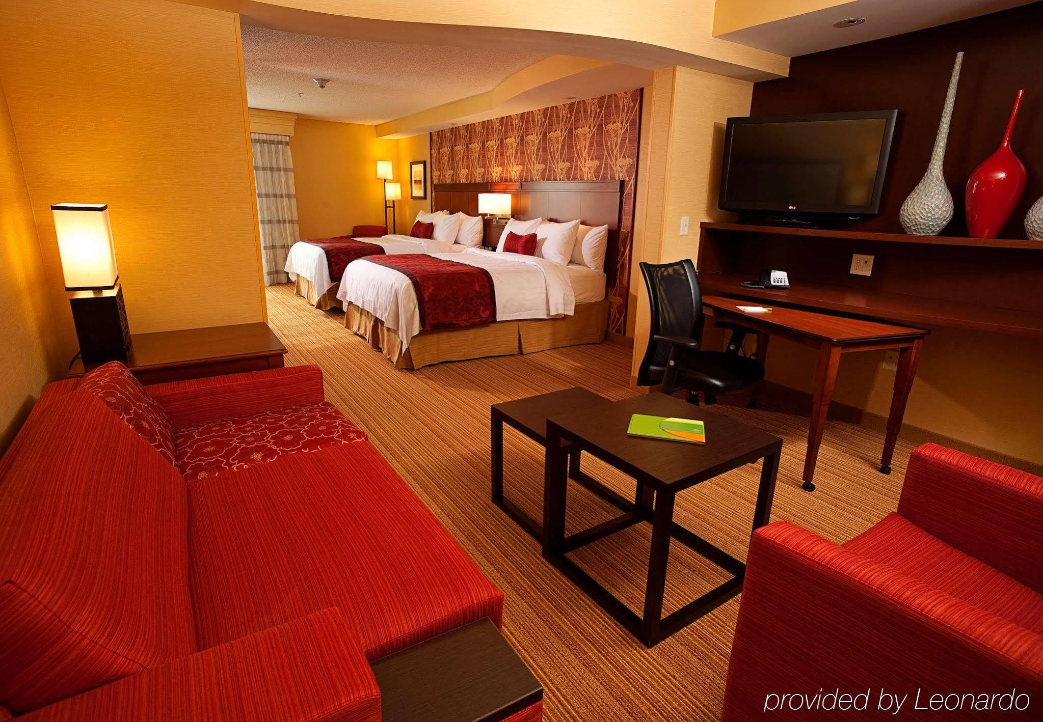 Отель Courtyard Milwaukee Airport Экстерьер фото
