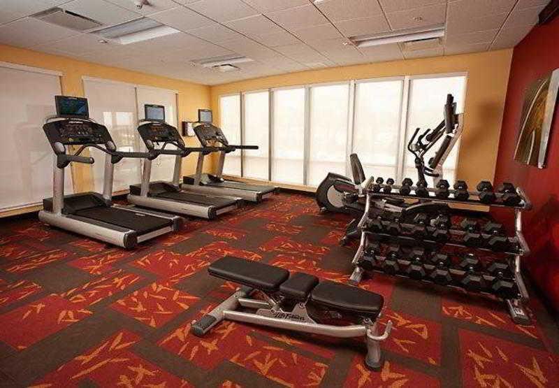 Отель Courtyard Milwaukee Airport Экстерьер фото