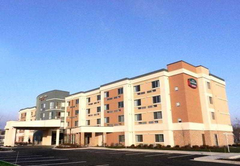Отель Courtyard Milwaukee Airport Экстерьер фото